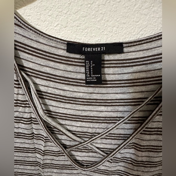 FOREVER 21 Gray Knit Striped Casual T-Shirt Dress w/ X Straps On Chest GUC - Picture 3 of 6